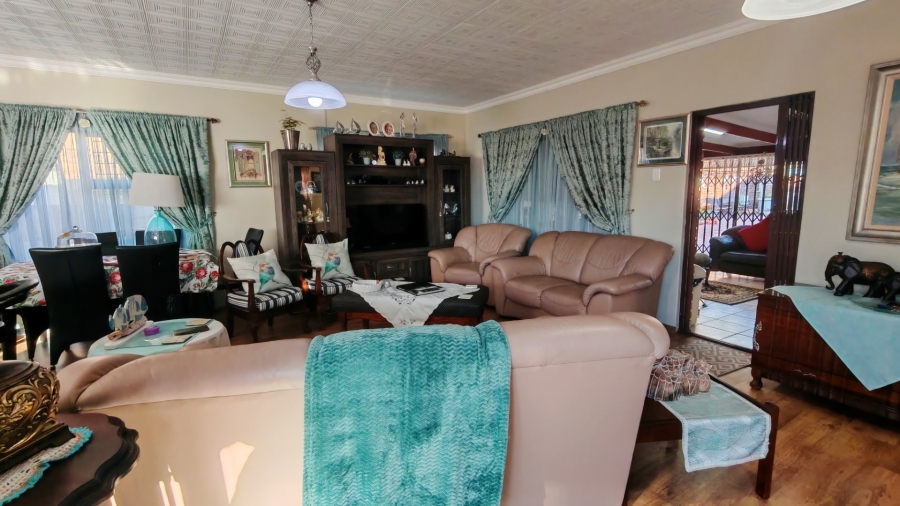 3 Bedroom Property for Sale in Deoville Park Western Cape